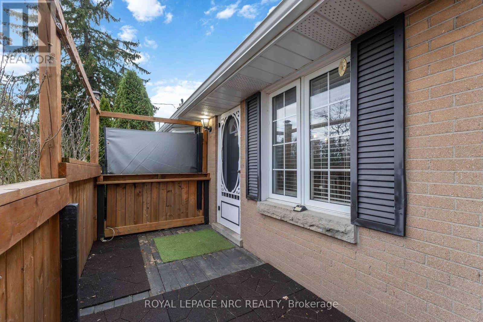 23 VERNE AVENUE — Welland (Broadway), Ontario - Photo 3 of 49