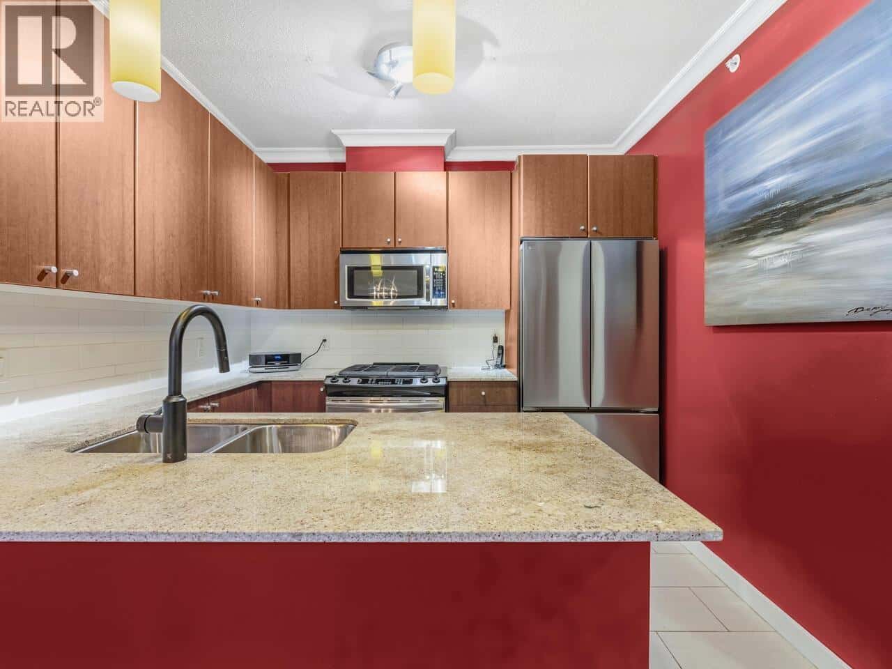 403 280 ROSS DRIVE — New Westminster, British Columbia - Photo 4 of 21