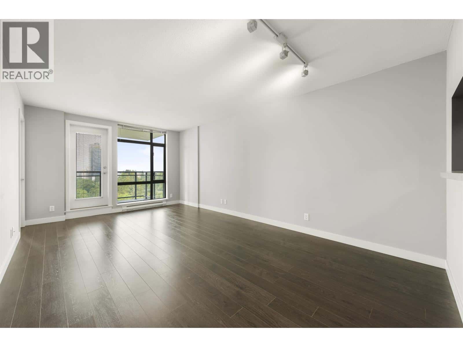 1203 3660 VANNESS AVENUE — Vancouver, British Columbia - Photo 2 of 17