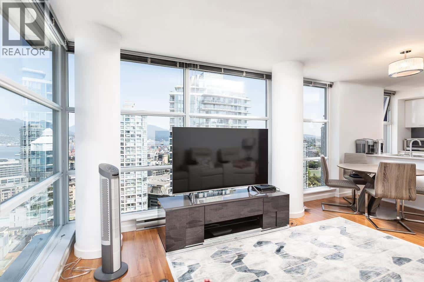 2706 602 CITADEL PARADE — Vancouver, British Columbia - Photo 2 of 16