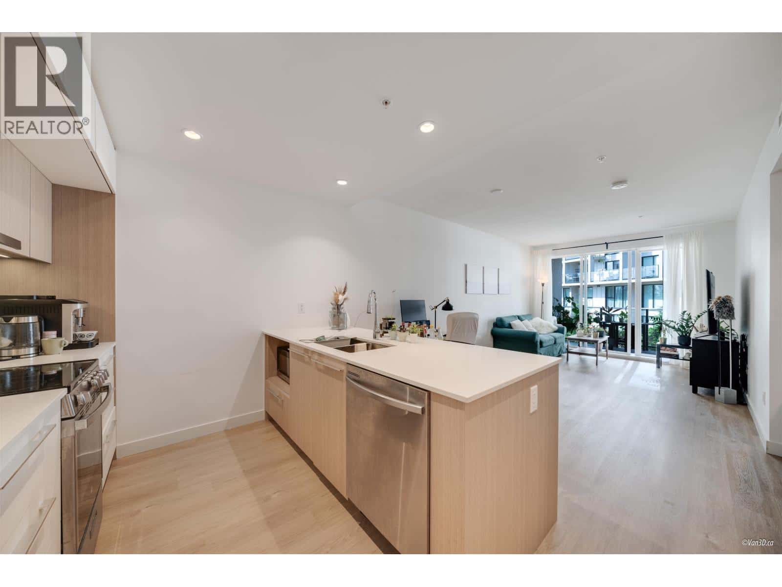 202 9580 TOWER ROAD — Burnaby, British Columbia - Photo 5 of 22