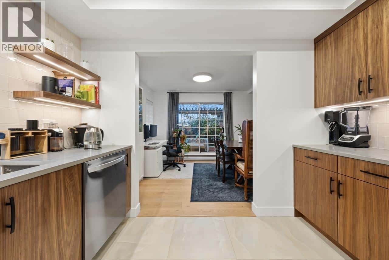 203 3401 CURLE AVENUE — Burnaby, British Columbia - Photo 5 of 27