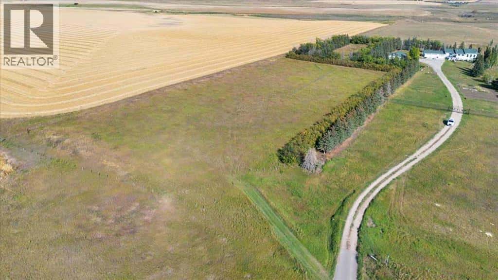 255037B Highway 21 — Rural Wheatland County, Alberta - Photo 3 of 15