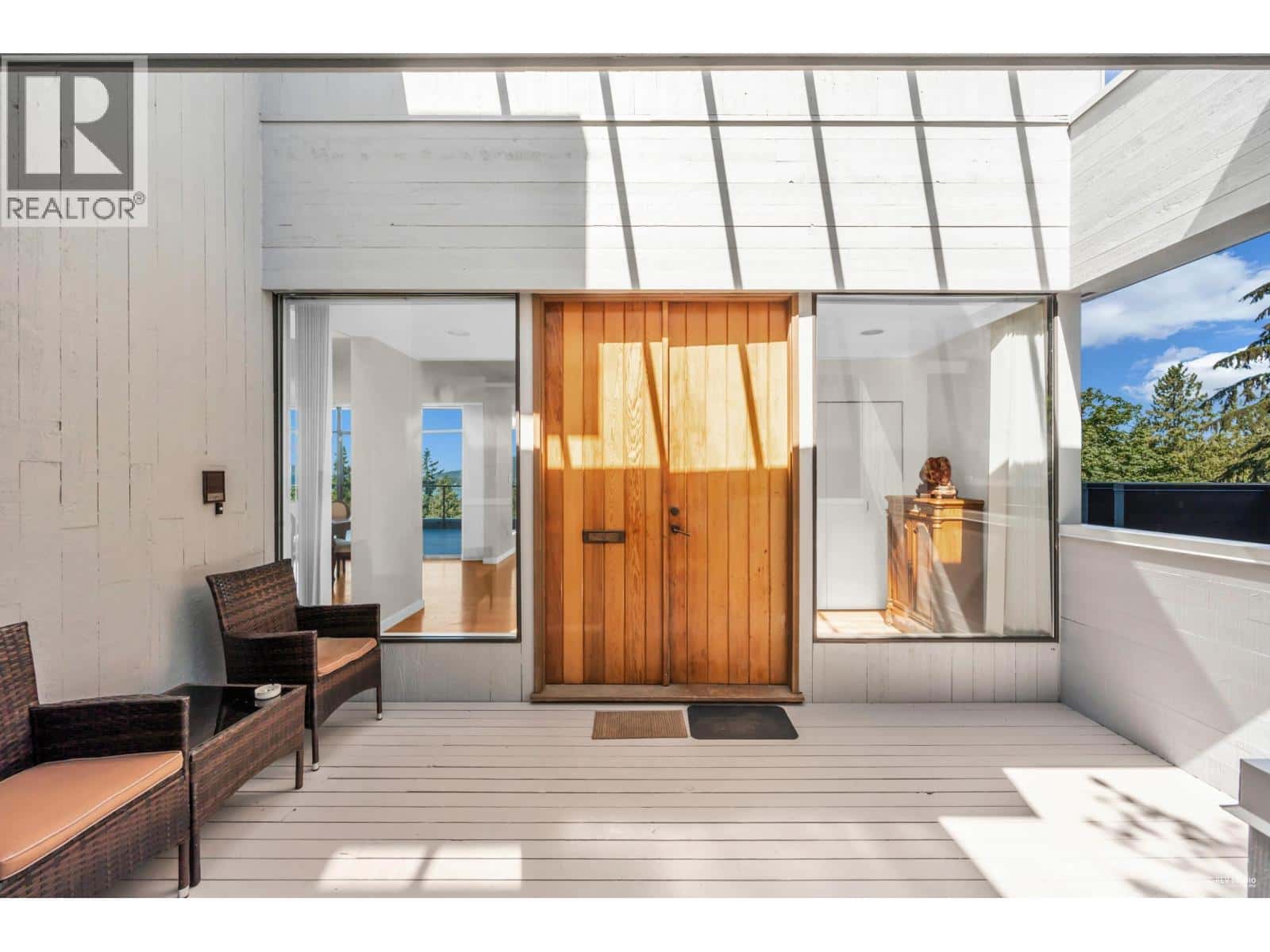 5317 MONTIVERDI PLACE — West Vancouver, British Columbia - Photo 4 of 37