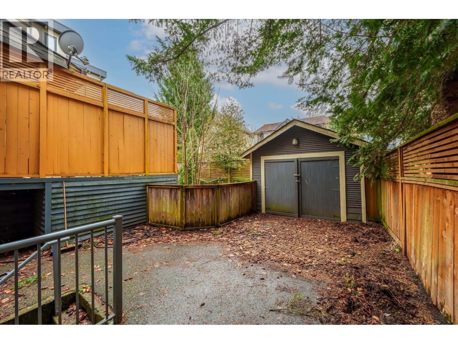 660 W 13TH AVENUE — Vancouver, British Columbia - Photo 4 of 23