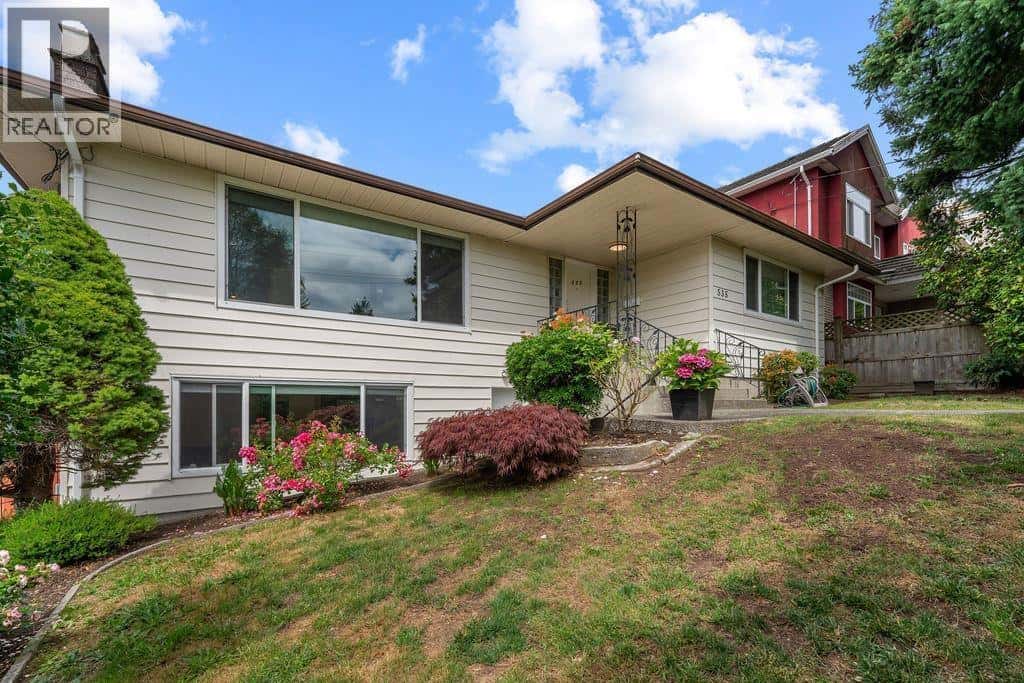 535 HOLDOM AVENUE — Burnaby, British Columbia - Photo 3 of 39