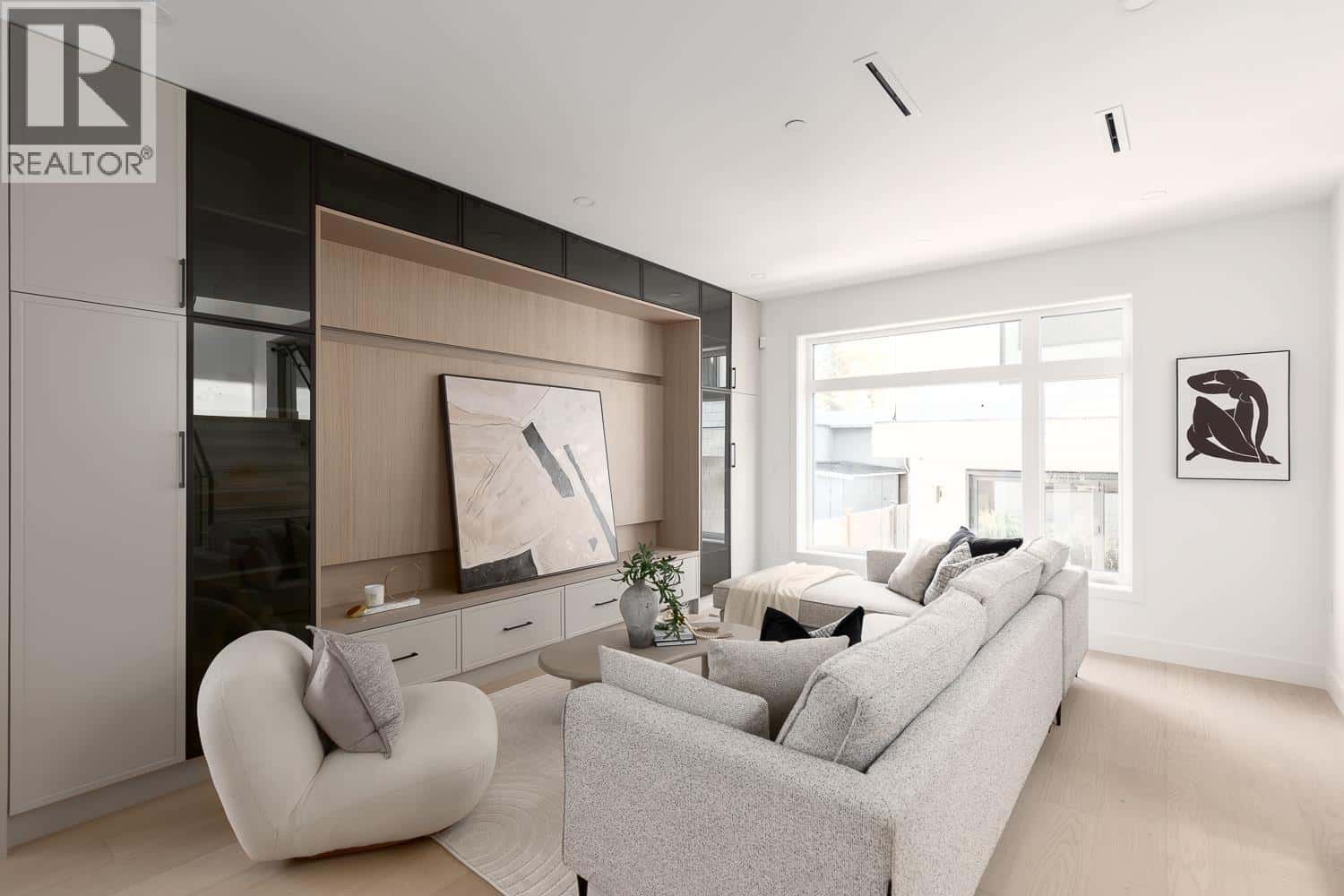 5965 GRANVILLE STREET — Vancouver, British Columbia - Photo 2 of 27