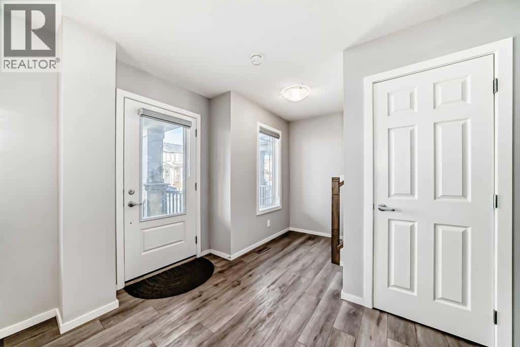 1481 148 Avenue NW — Calgary, Alberta - Photo 4 of 45