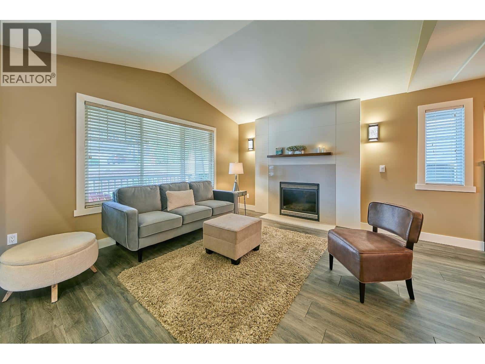 11640 RITCHIE AVENUE — Maple Ridge, British Columbia - Photo 3 of 40