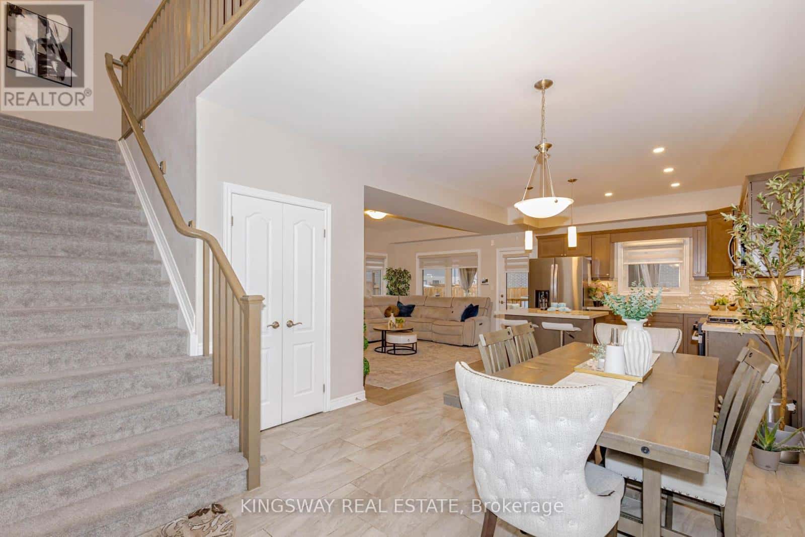 8961 EMILY BOULEVARD — Niagara Falls (Brown), Ontario - Photo 5 of 50