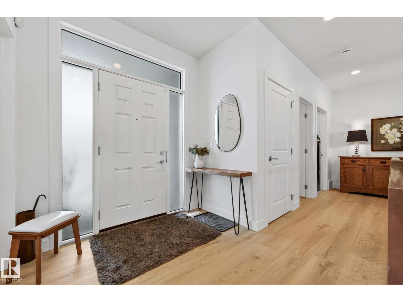 20017 128A AV NW — Edmonton, Alberta - Photo 4 of 59