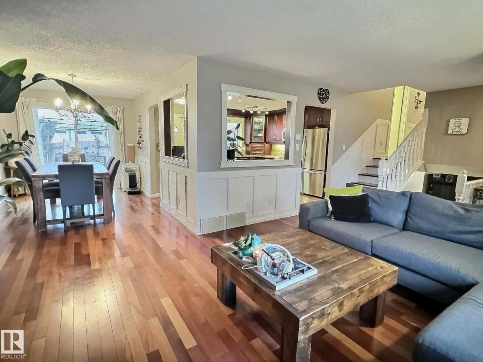 1712 36 ST NW — Edmonton, Alberta - Photo 5 of 34