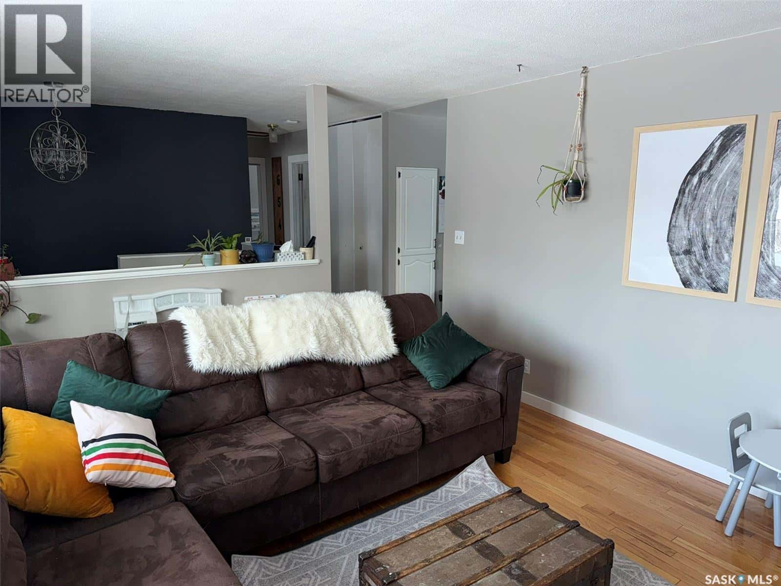 410 Miller CRESCENT E — Wynyard, Saskatchewan - Photo 5 of 50