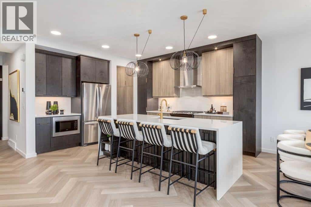 560 Walgrove Boulevard SE — Calgary, Alberta - Photo 4 of 45