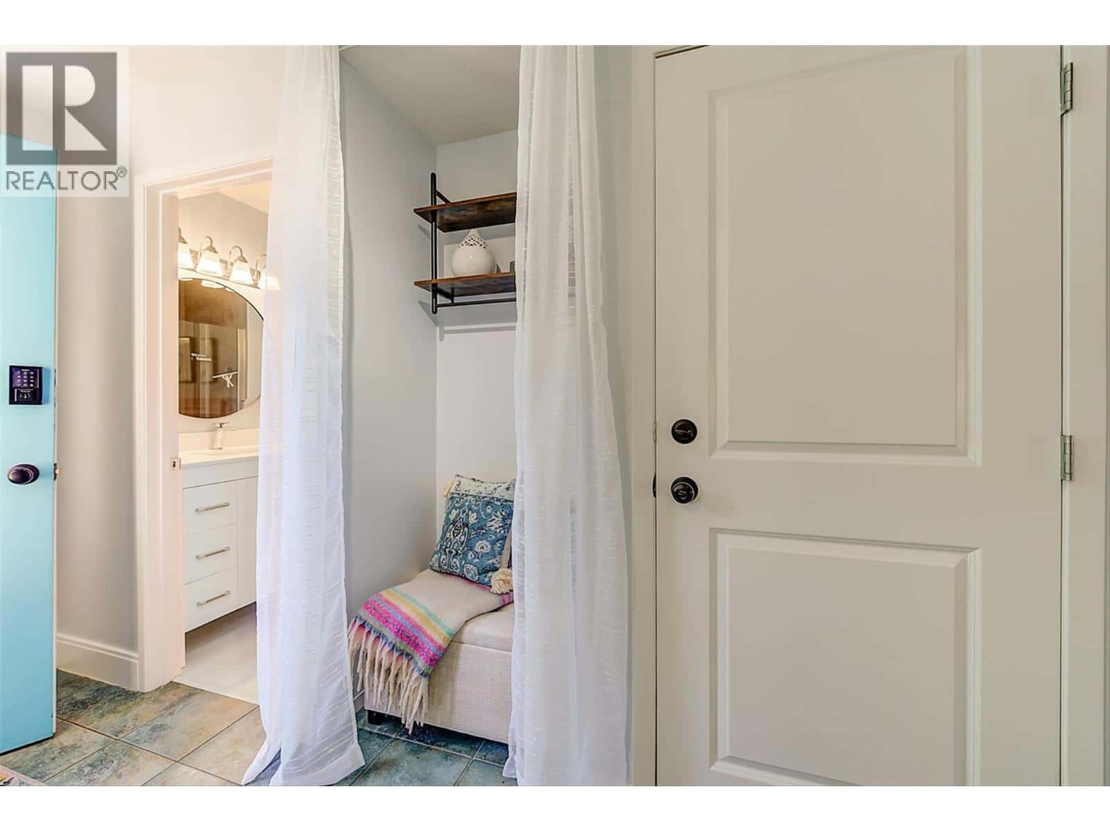 315 Primrose Road Unit# 205 — Kelowna, British Columbia - Photo 2 of 36