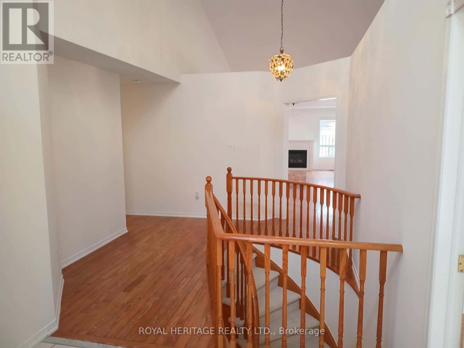 16 CORRIDALE AVENUE — Whitby (Brooklin), Ontario - Photo 4 of 19