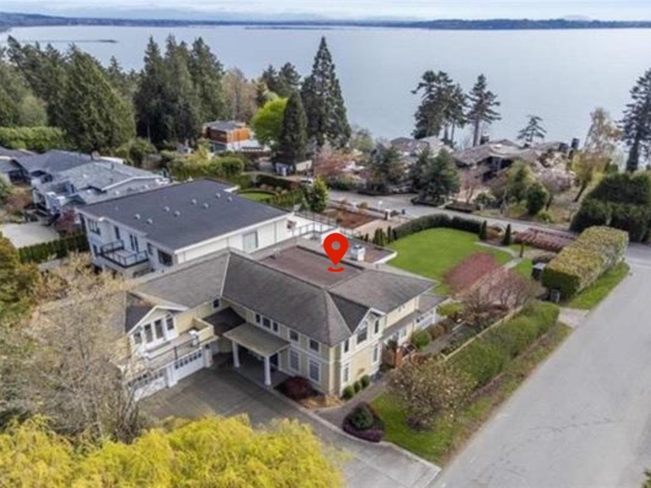 14008 MARINE DRIVE — White Rock, British Columbia - Main photo