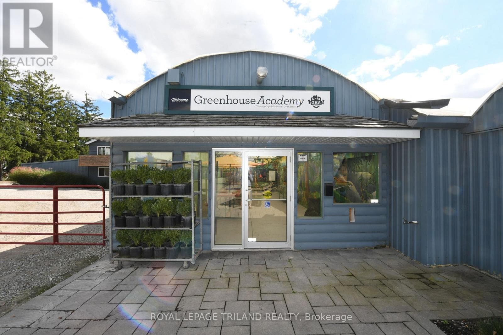 5101 DUNDAS STREET — Thames Centre, Ontario - Main photo