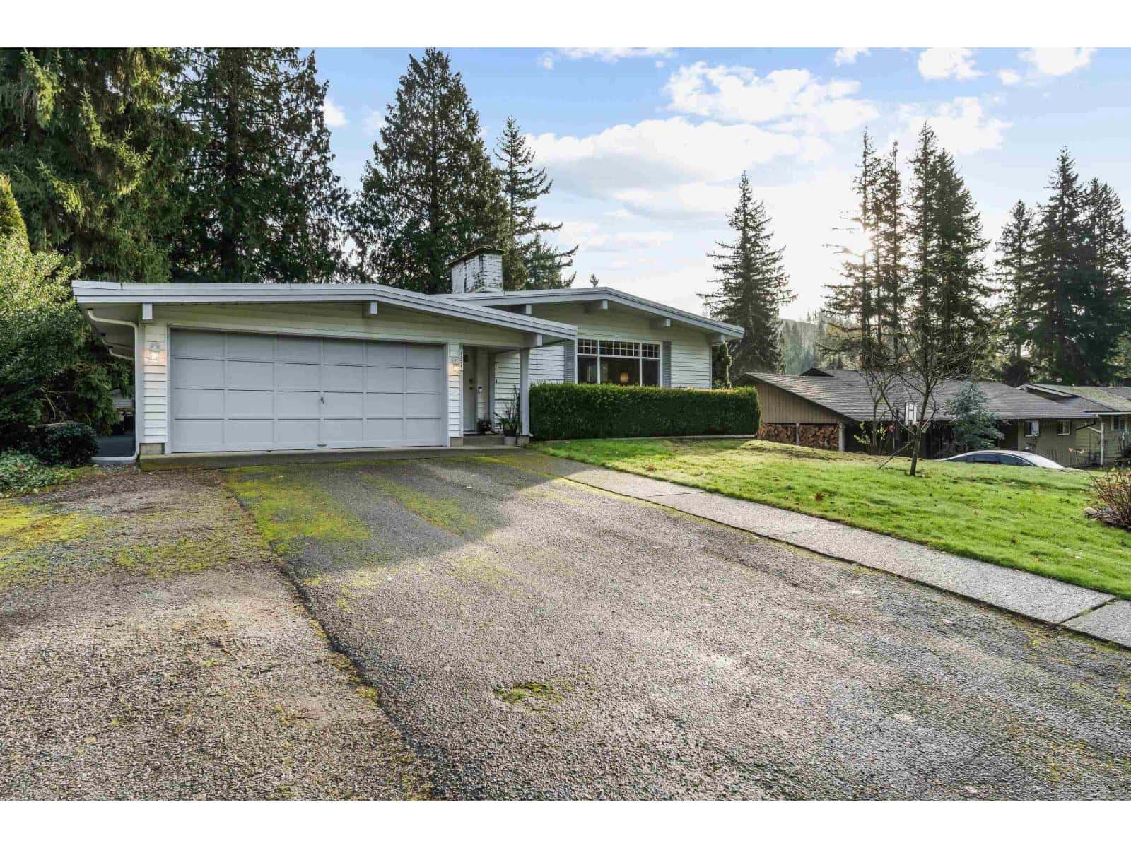 3328 MARVERN WAY — Abbotsford, British Columbia - Photo 2 of 39