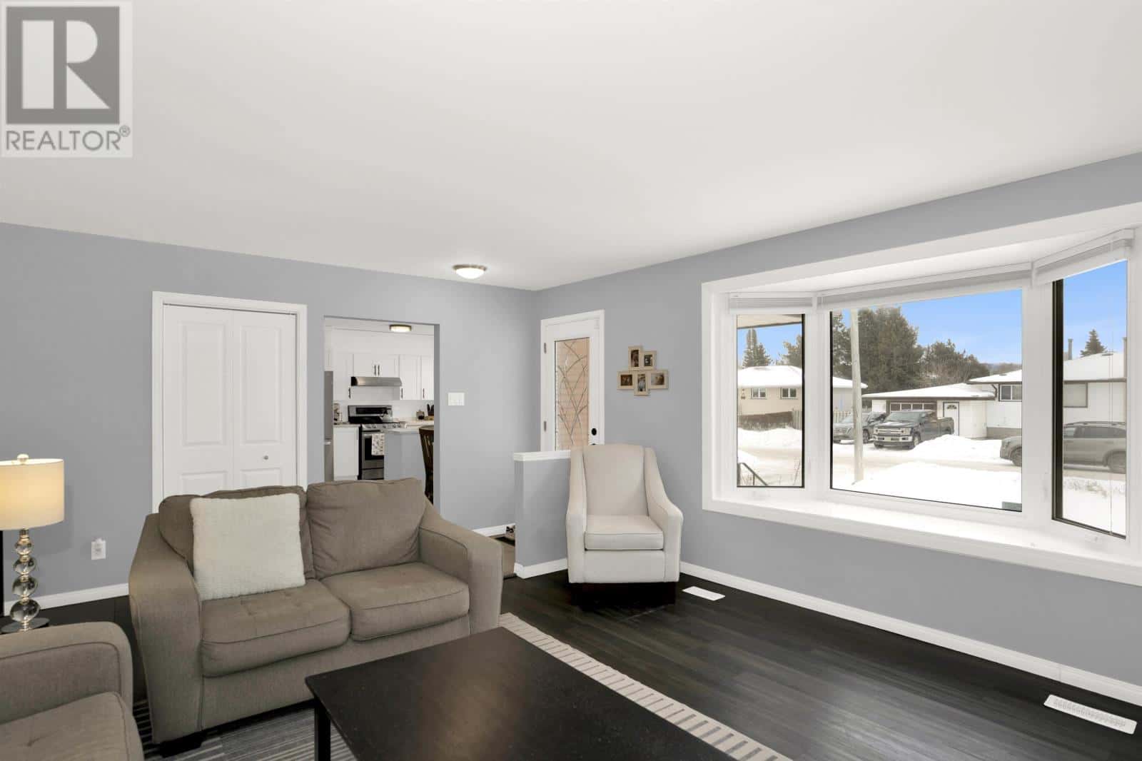 582 Dalhousie DR — Thunder Bay, Ontario - Photo 3 of 31