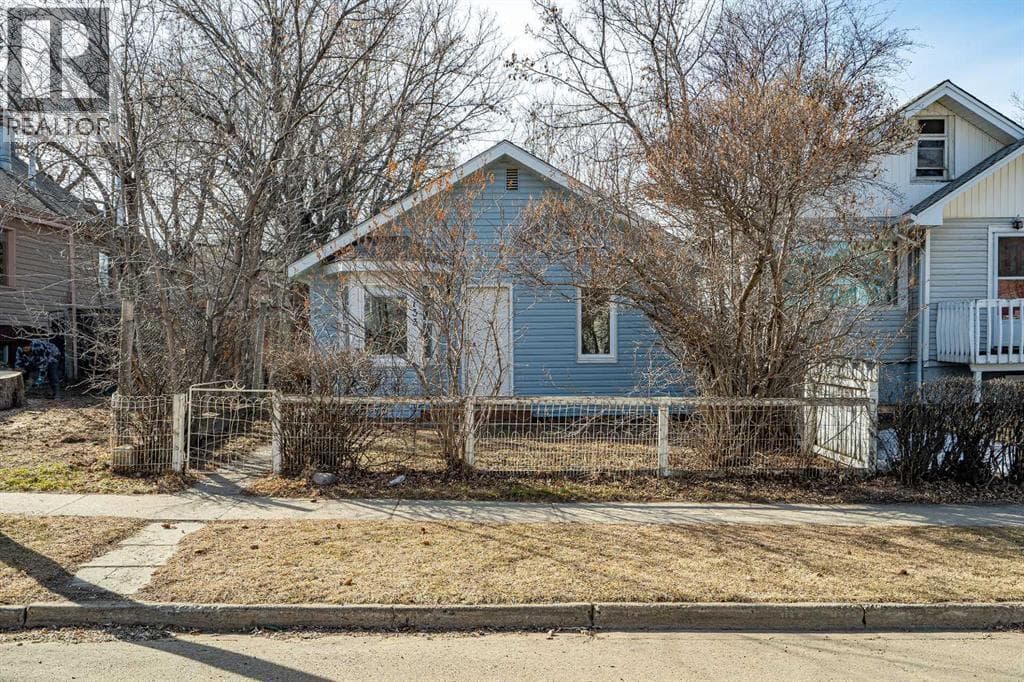 133 1 Street — Drumheller, Alberta - Main photo