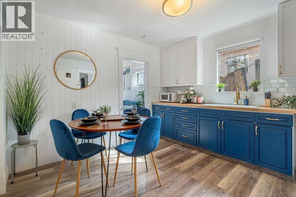 133 1 Street — Drumheller, Alberta - Photo 5 of 19