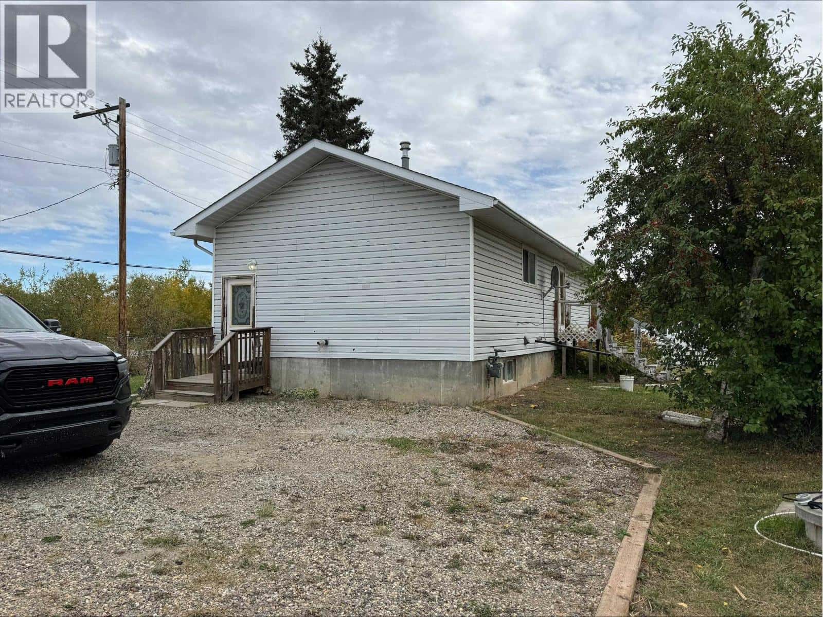 12261 242 ROAD — Fort St. John, British Columbia - Photo 2 of 6