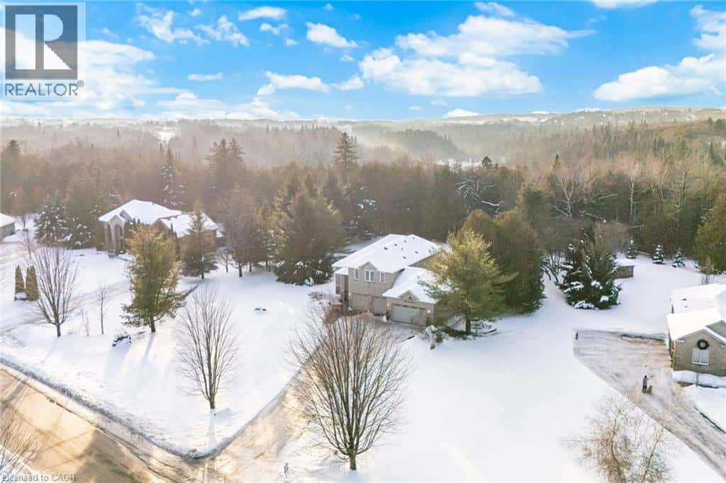 47 BROOKHAVEN Crescent — East Garafraxa, Ontario - Photo 2 of 50