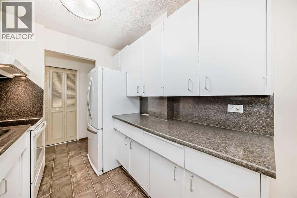 274, 1620 8 Avenue NW — Calgary, Alberta - Photo 5 of 21