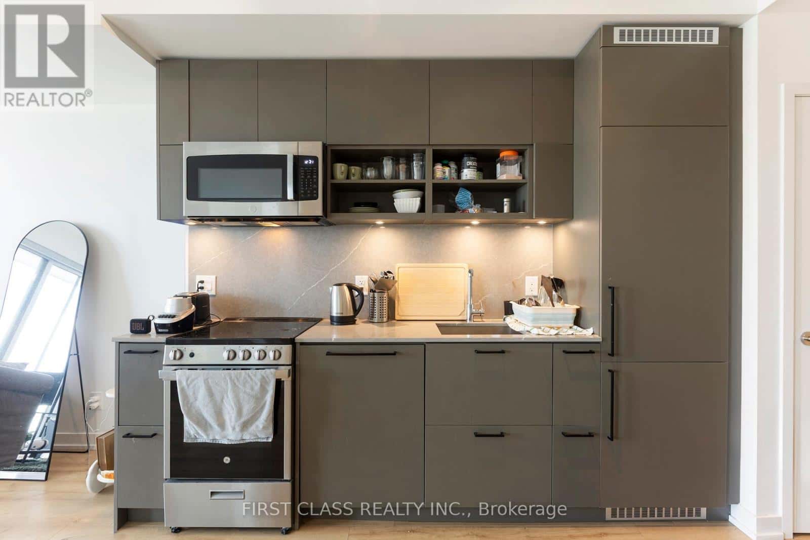 2606 - 135 EAST LIBERTY STREET — Toronto (Niagara), Ontario - Photo 5 of 18