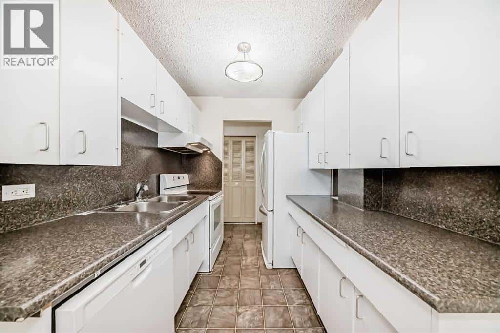 274, 1620 8 Avenue NW — Calgary, Alberta - Photo 3 of 21