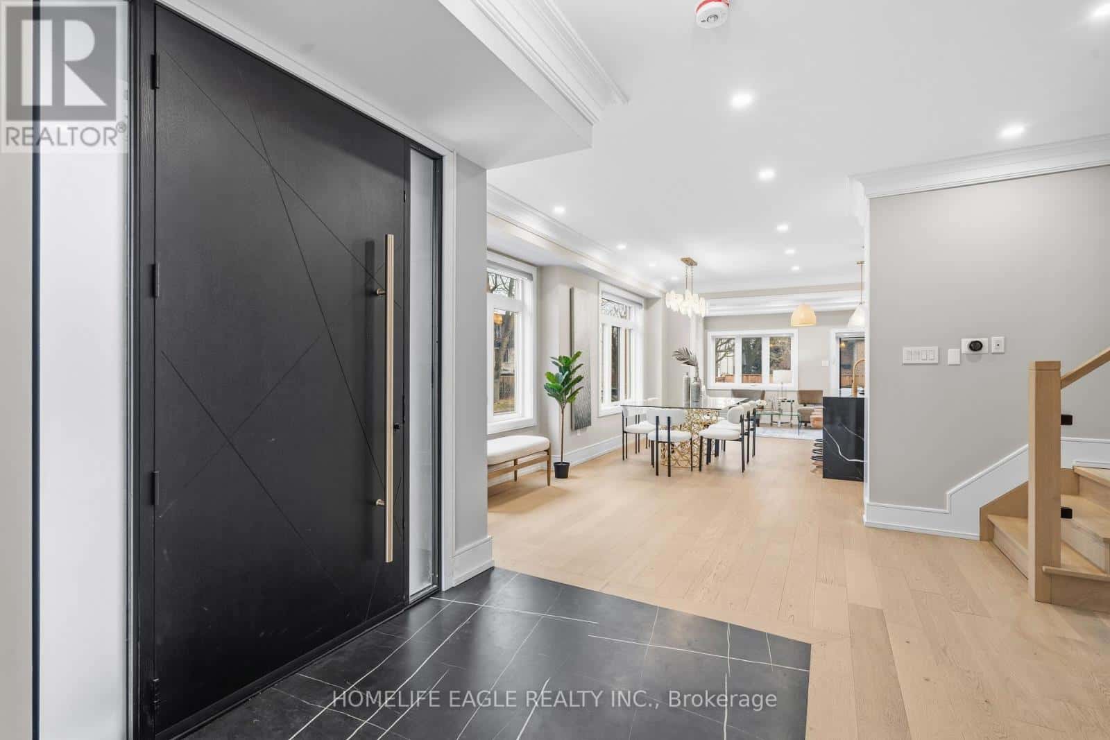 123 PARK STREET — Toronto (Birchcliffe-Cliffside), Ontario - Photo 3 of 36