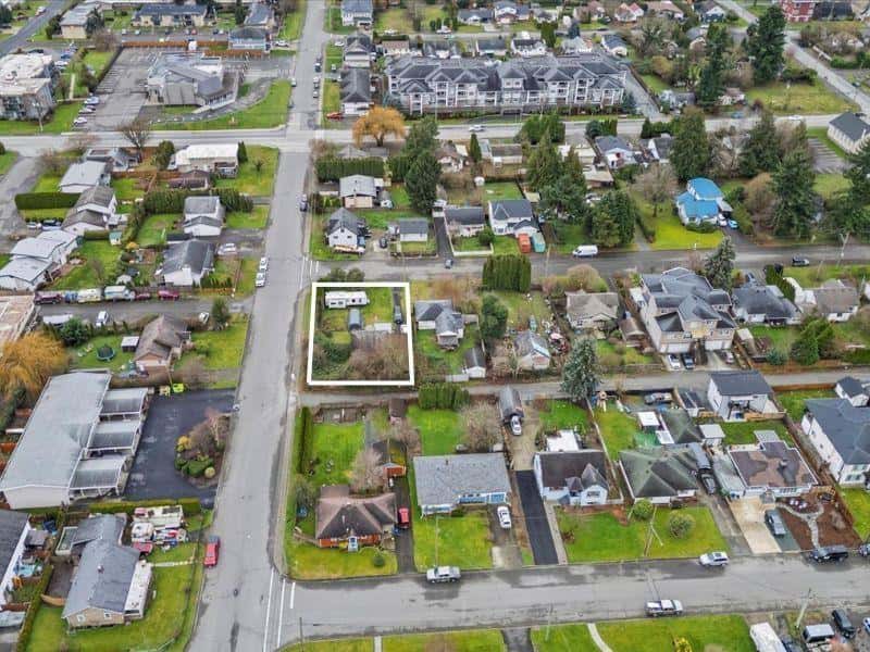 46297 GORE AVENUE, Chilliwack Proper East — Chilliwack, British Columbia - Photo 3 of 24