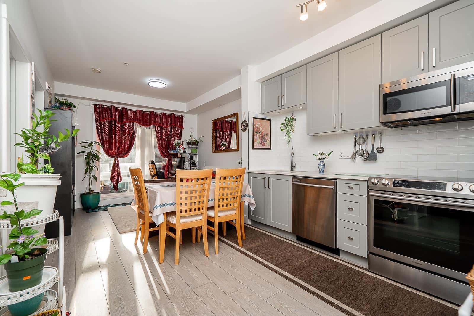 107 9689 140 STREET — Surrey, British Columbia - Photo 5 of 26