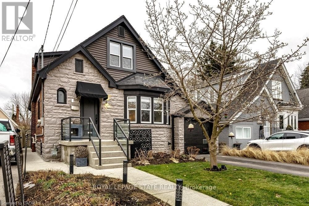 17 GARY AVENUE — Hamilton (Ainslie Wood), Ontario - Main photo