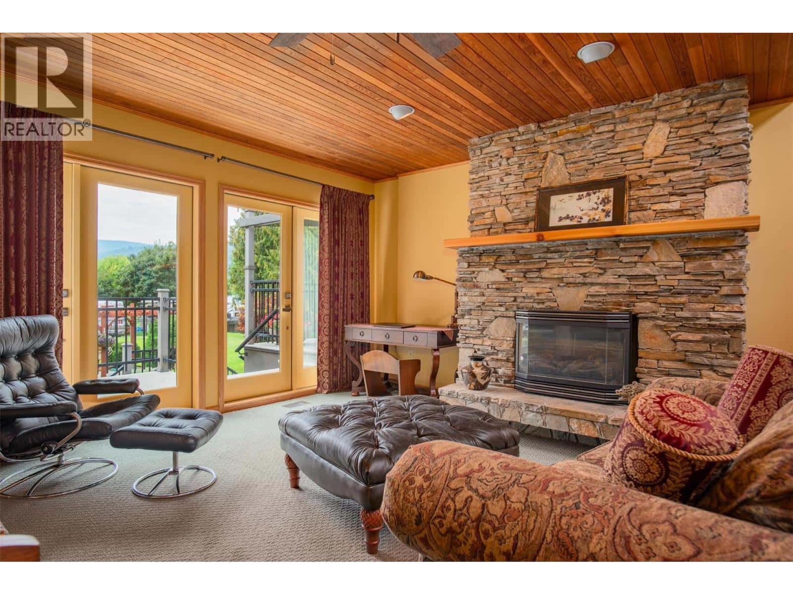 25 Wilson Road — Christina Lake, British Columbia - Photo 3 of 55