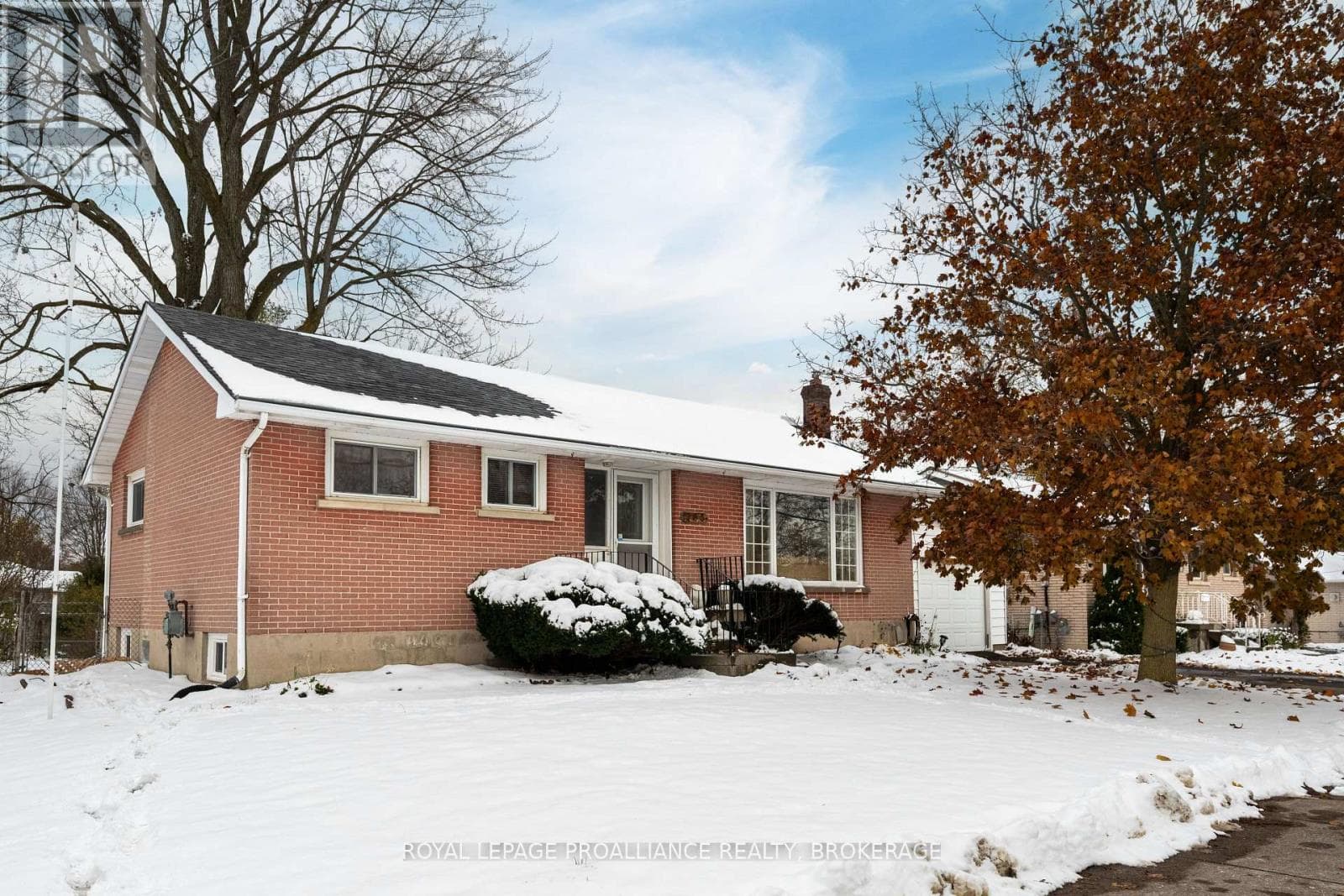 283 CAMDEN ROAD — Greater Napanee (Greater Napanee), Ontario - Main photo