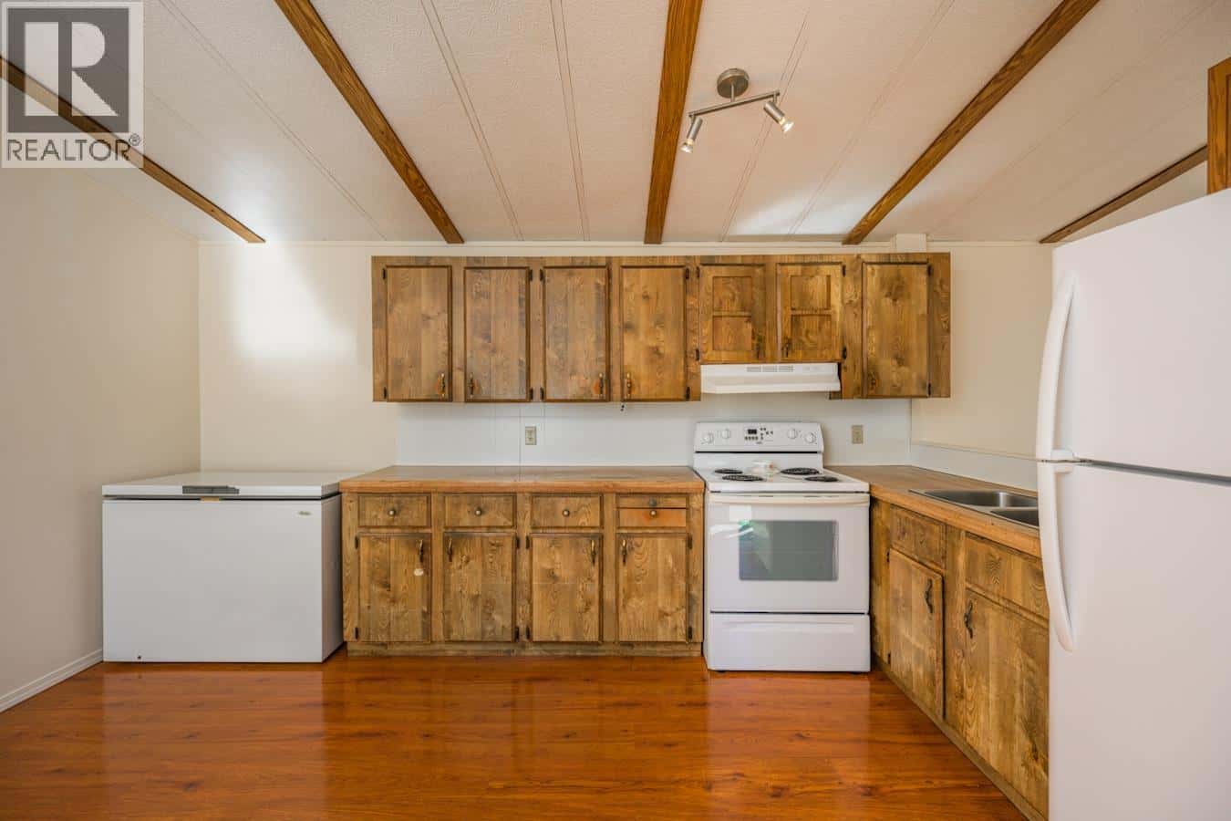 8487 PETER ROAD — Prince George, British Columbia - Photo 5 of 25