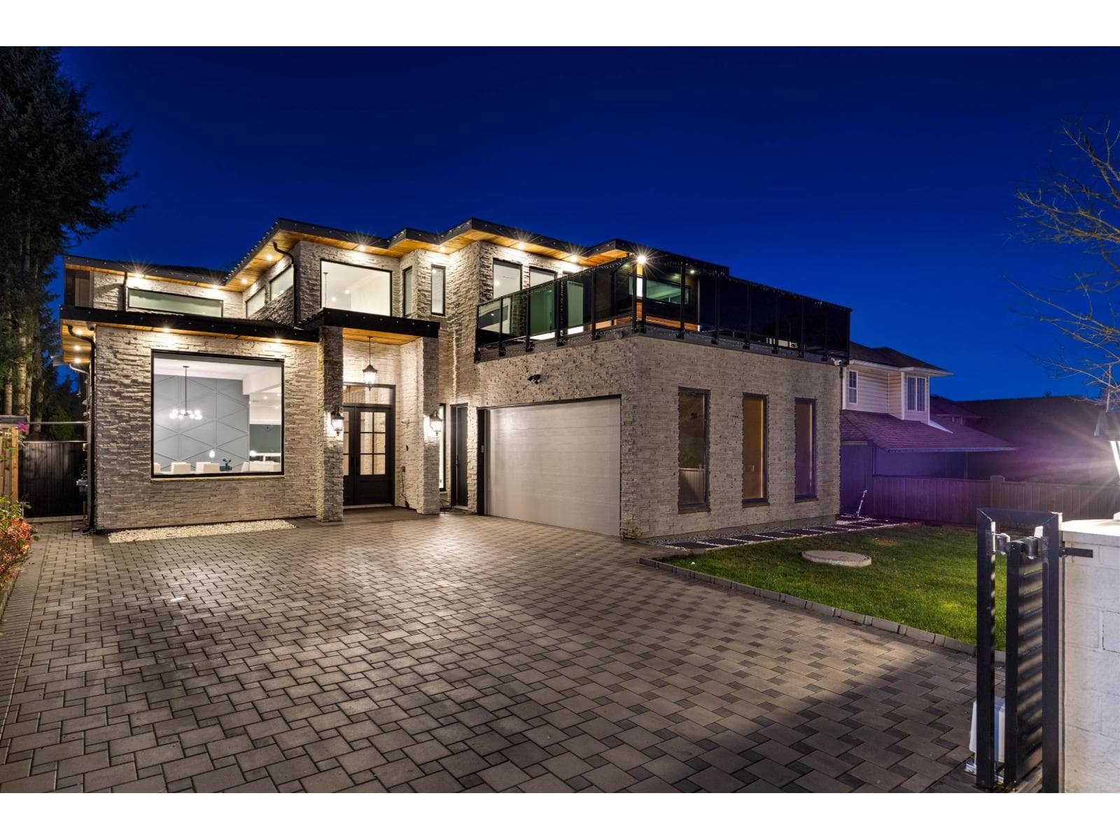 15901 88A AVENUE — Surrey, British Columbia - Main photo