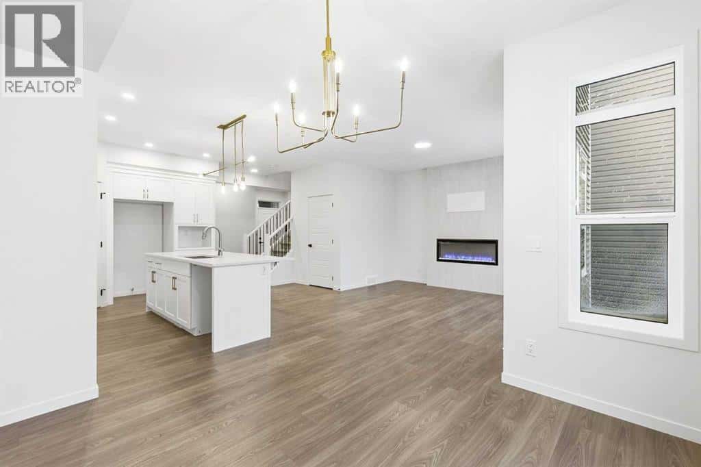 72 Calhoun Rise NE — Calgary, Alberta - Photo 5 of 48