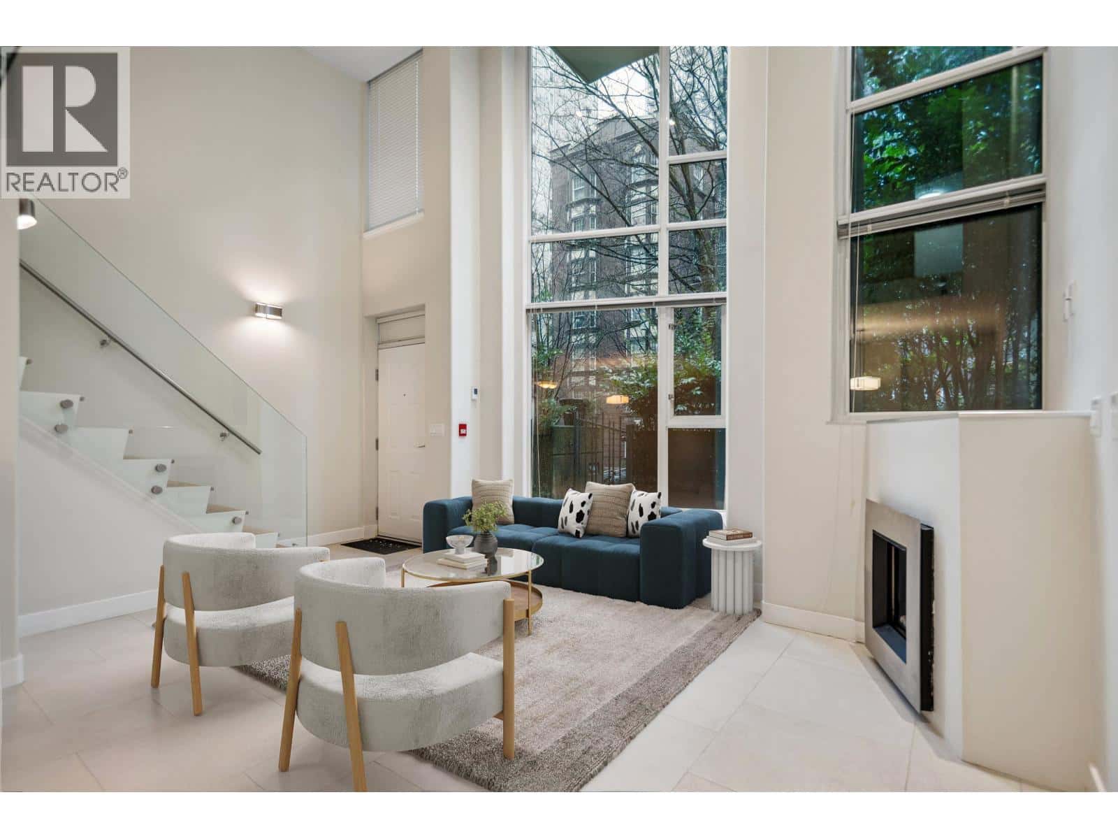 621 JERVIS STREET — Vancouver, British Columbia - Photo 2 of 38