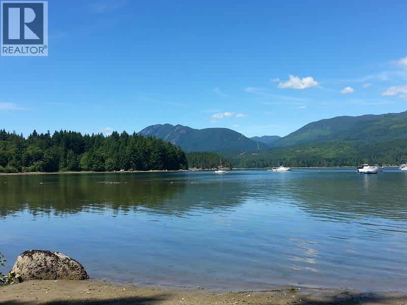 5830 MARINE WAY — Sechelt, British Columbia - Photo 2 of 24