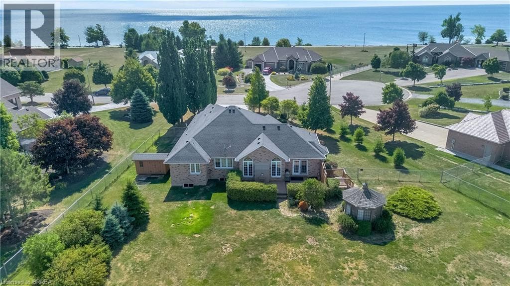 16 FEATHERSTONE Avenue — Selkirk, Ontario - Main photo