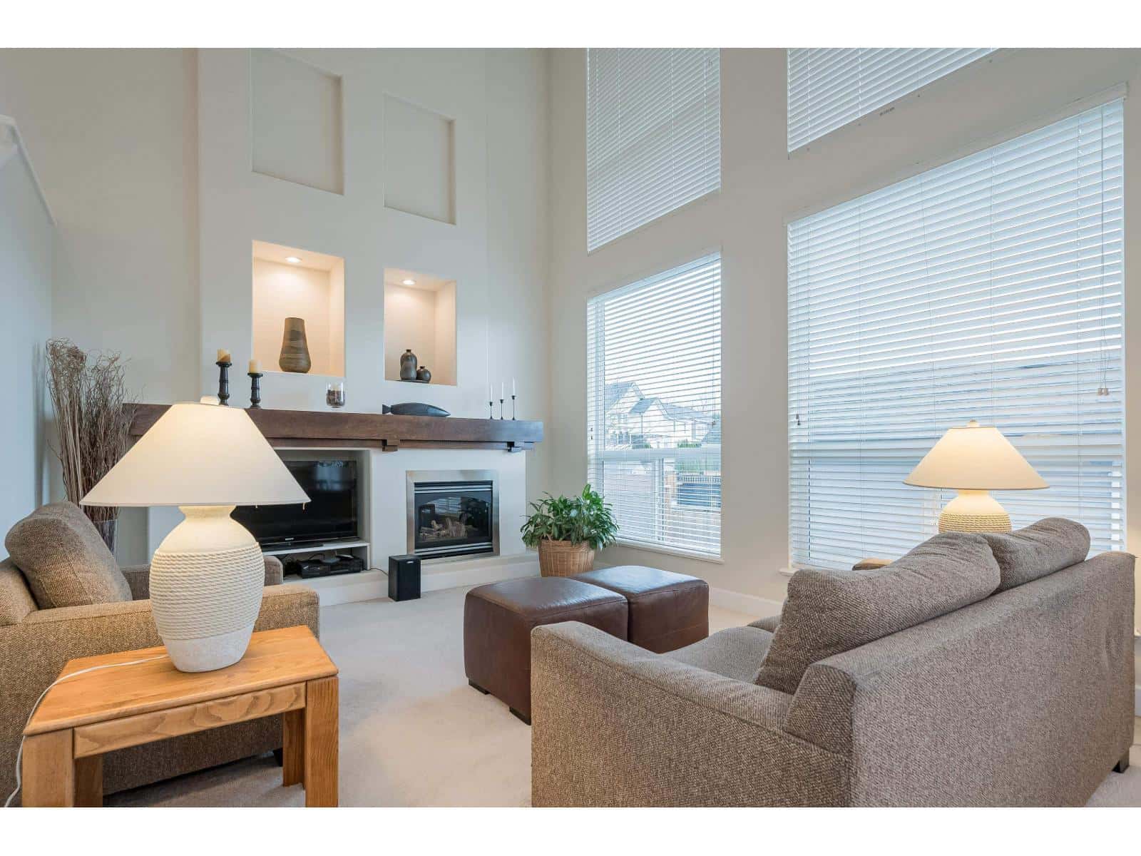 20484 67A AVENUE — Langley, British Columbia - Photo 4 of 32