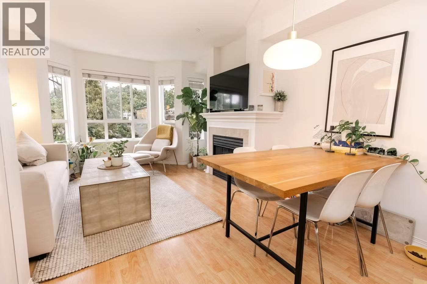 307 2545 W BROADWAY — Vancouver, British Columbia - Main photo