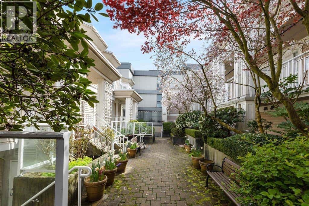 307 2545 W BROADWAY — Vancouver, British Columbia - Photo 4 of 18