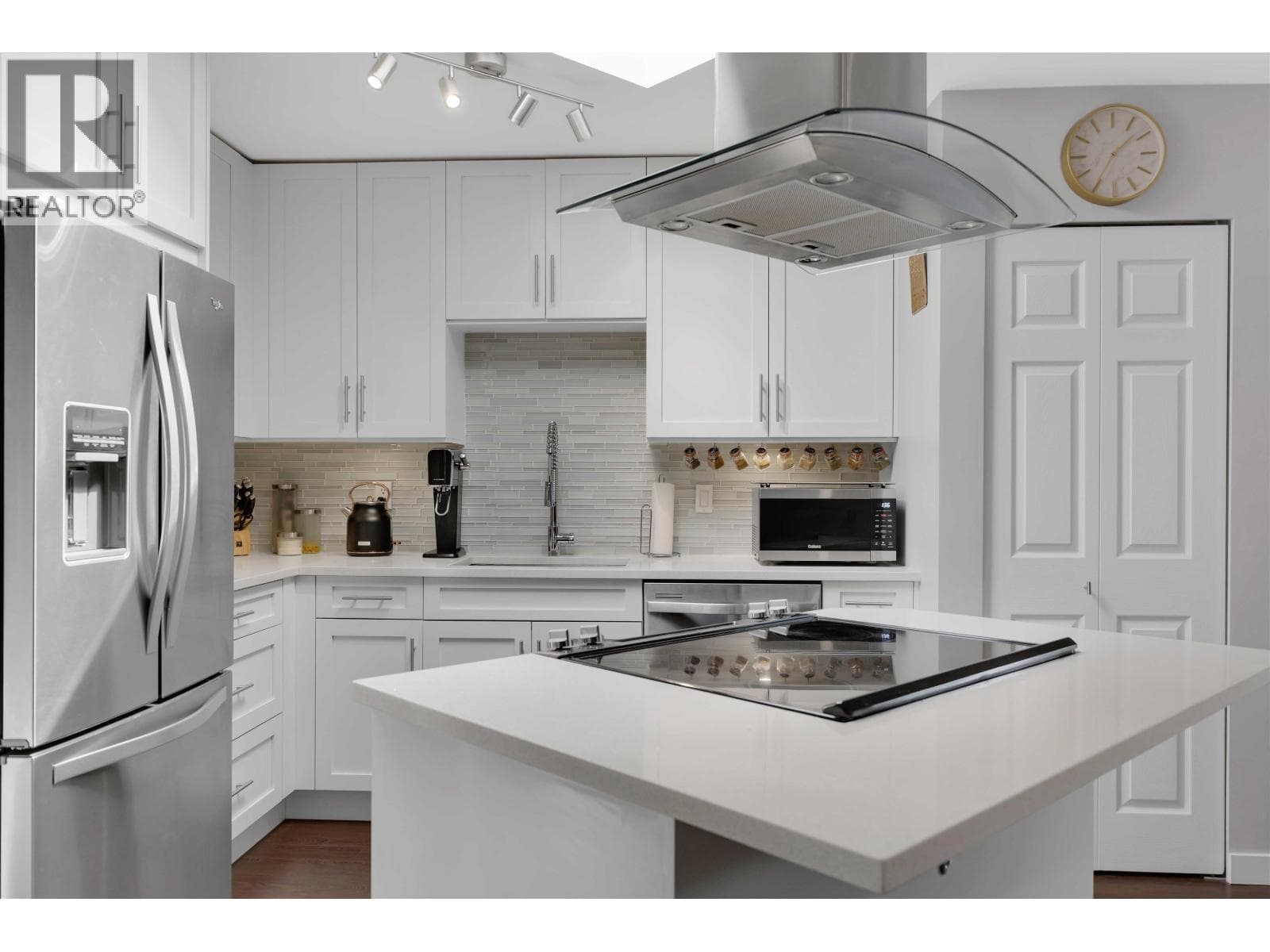 B309 40120 WILLOW CRESCENT — Squamish, British Columbia - Main photo