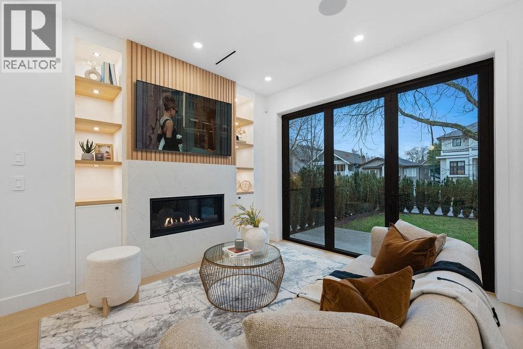 1 2846 W 12TH AVENUE — Vancouver, British Columbia - Main photo