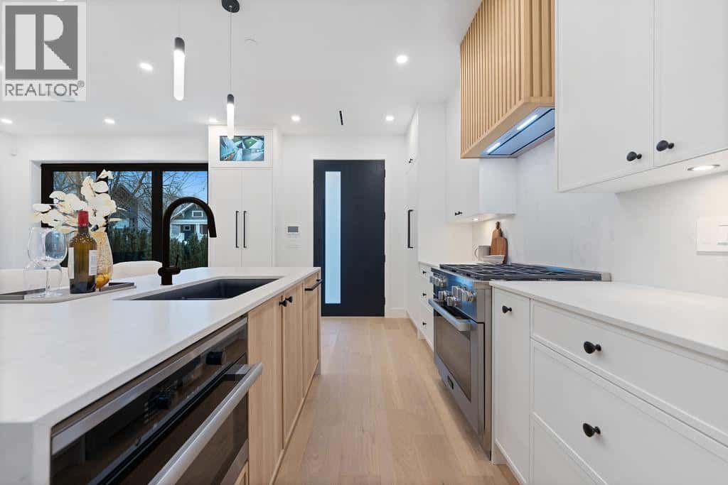 1 2846 W 12TH AVENUE — Vancouver, British Columbia - Photo 5 of 31