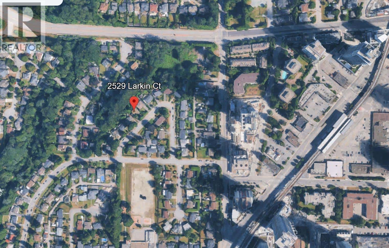 2529 LARKIN COURT — Burnaby, British Columbia - Photo 2 of 4